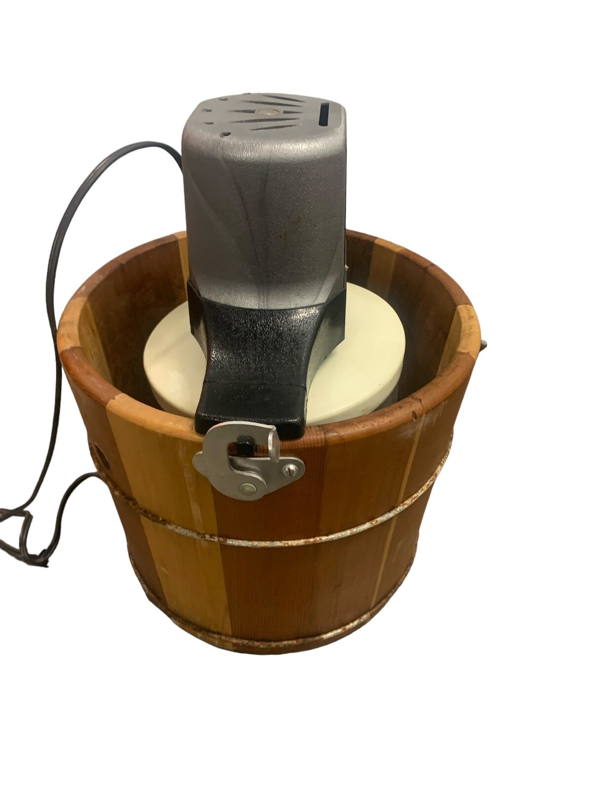 VINTAGE SEARS AND ROEBUCK ICE CREAM MAKER MODEL 238
