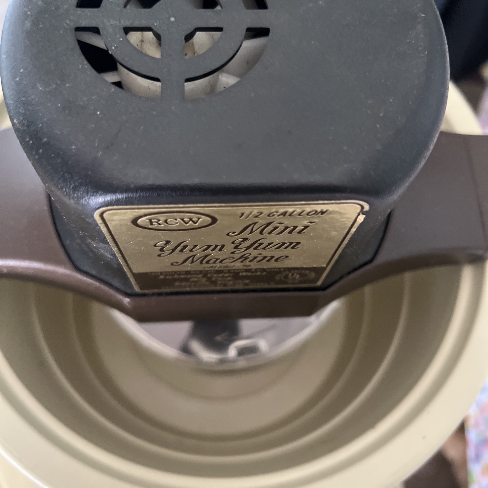 Richmond Cedar Works Electric Ice Cream Freezer Model 76