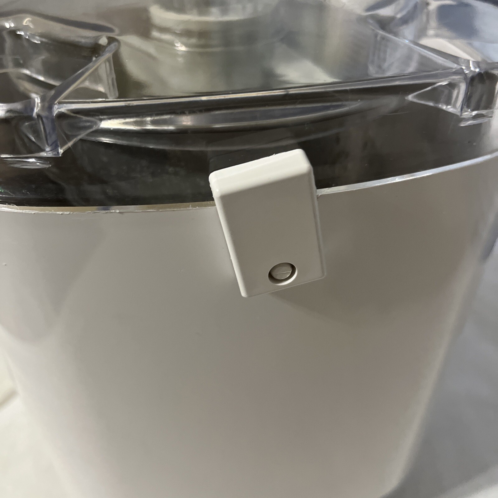 Oster Kitchen Center Quick Freeze Ice Cream Maker Accessory 5930-08 READ