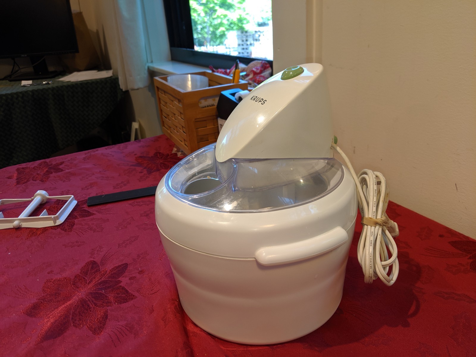 KRUPS La Graciere Electric Ice Cream Sorbet Frozen Yogurt Maker 1.5 Qt. #358