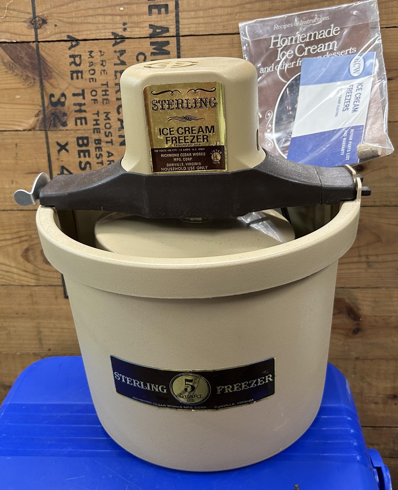 Richmond Cedar Works Sterling Ice Cream Freezer Maker 165A vintage 5 quart