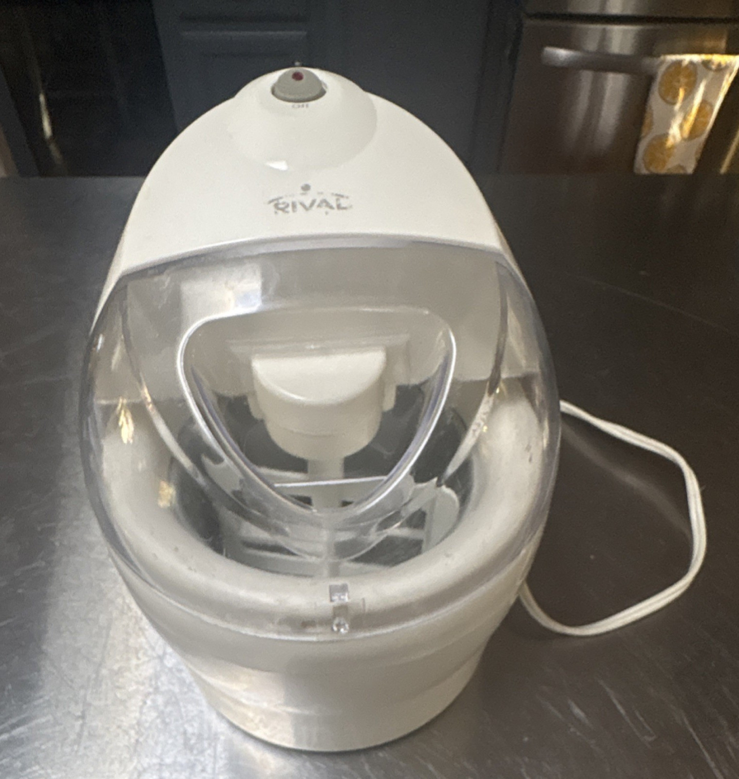 Rival 8401 Electric Ice Cream Maker 1 Qt White Clear Lid Easy Clean Freezer Bowl