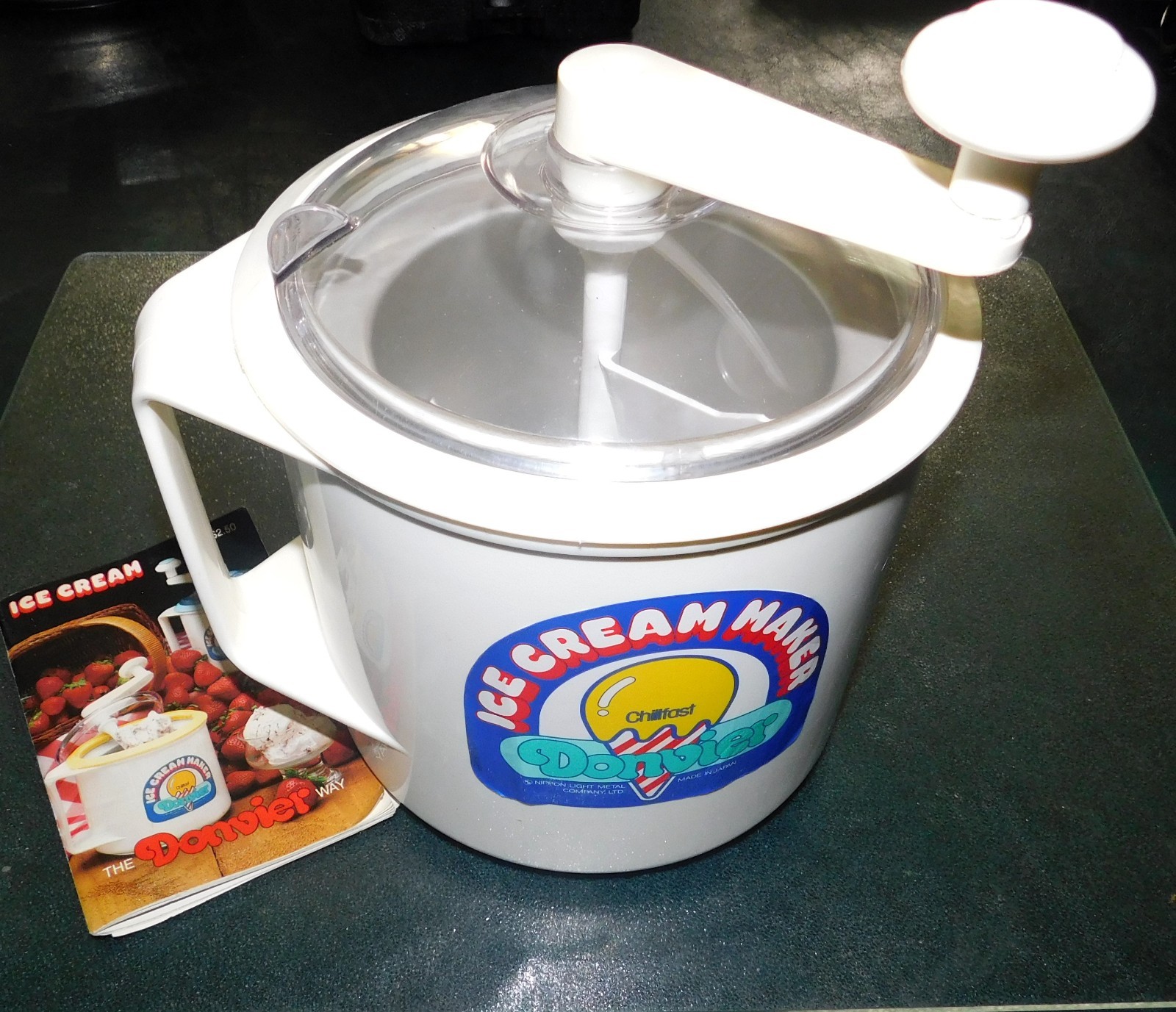 Donvier Chillfast Hand-Crank Ice Cream Maker, Manual, 2 Pint w Instruct/ Recipe