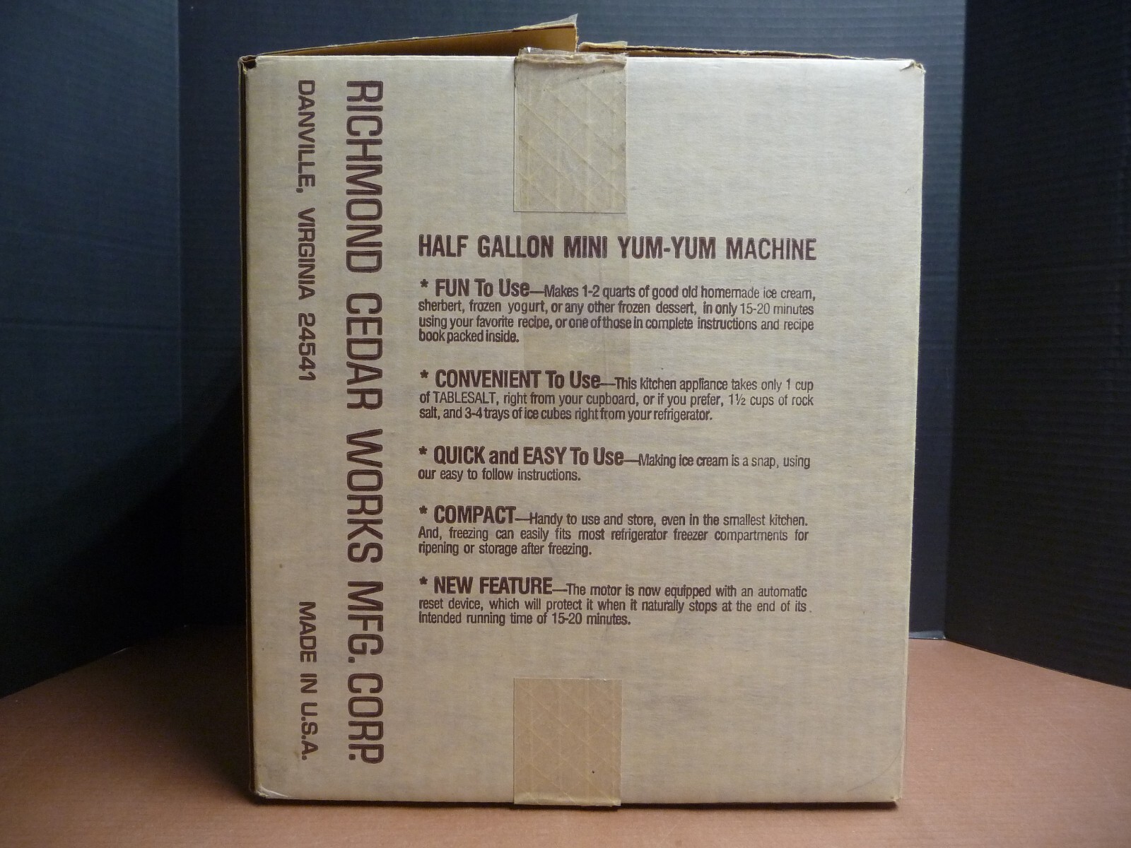 Vintage Richmond Cedar Works 2 Quart Electric Ice Cream Freezer Maker w/Box