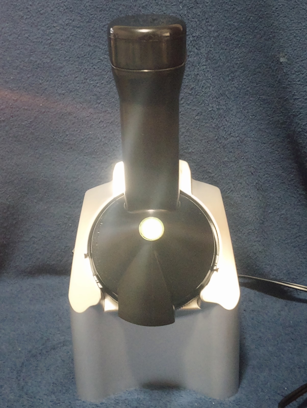 Yonanas Classic Frozen Dessert Maker Silver/Black Excellent Used Condition