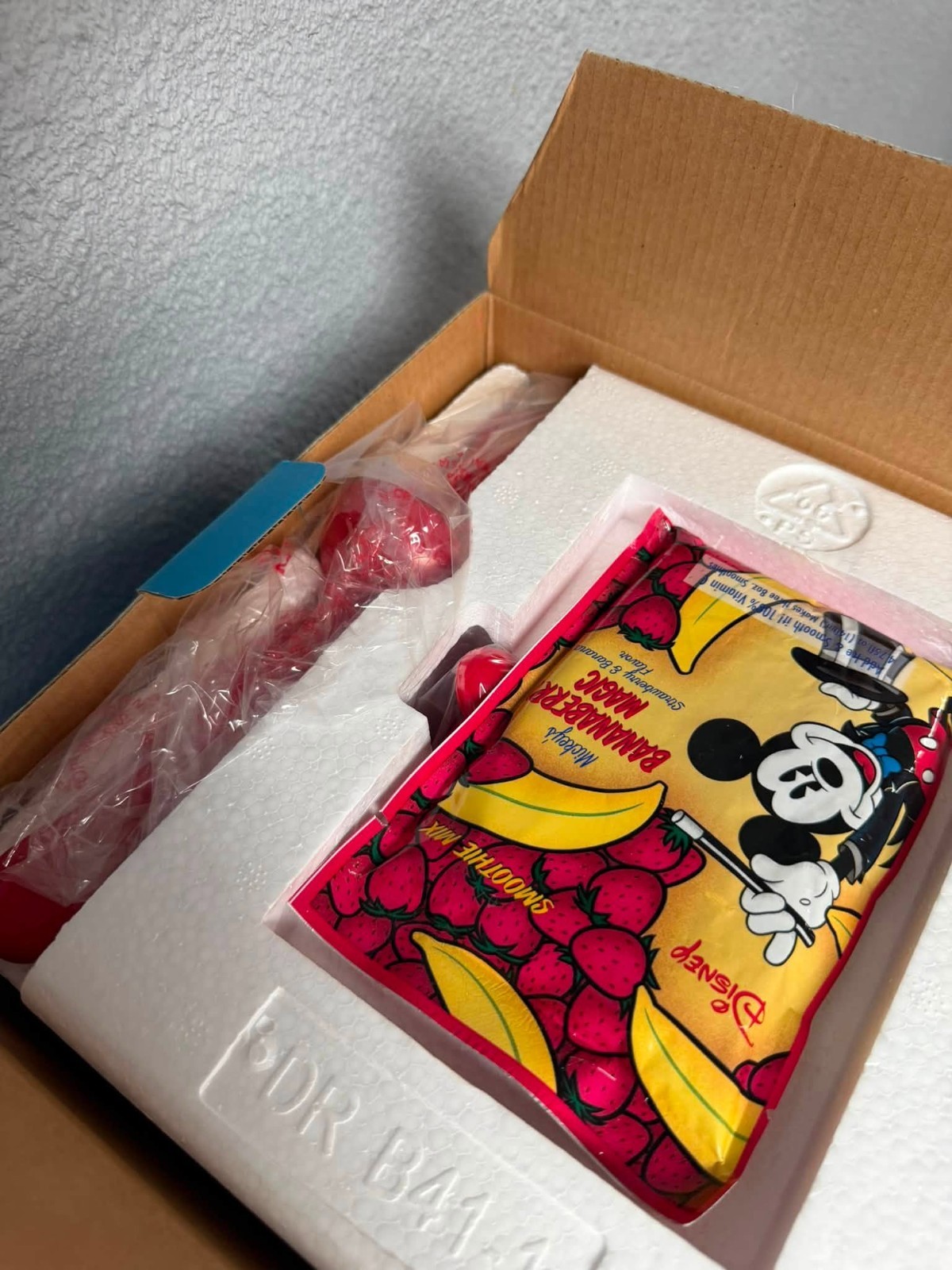 Walt Disney Smoothie Maker Blender Mickey Mouse Back To Basics With Mix & Spoon