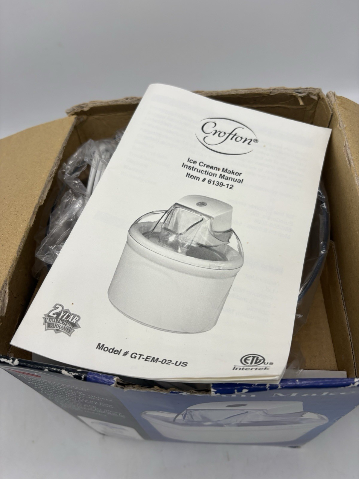 New CROFTON 1 QUART ICE CREAM YOGURT MAKER ITEM# 6139-12 MODEL GT-EM-02-US
