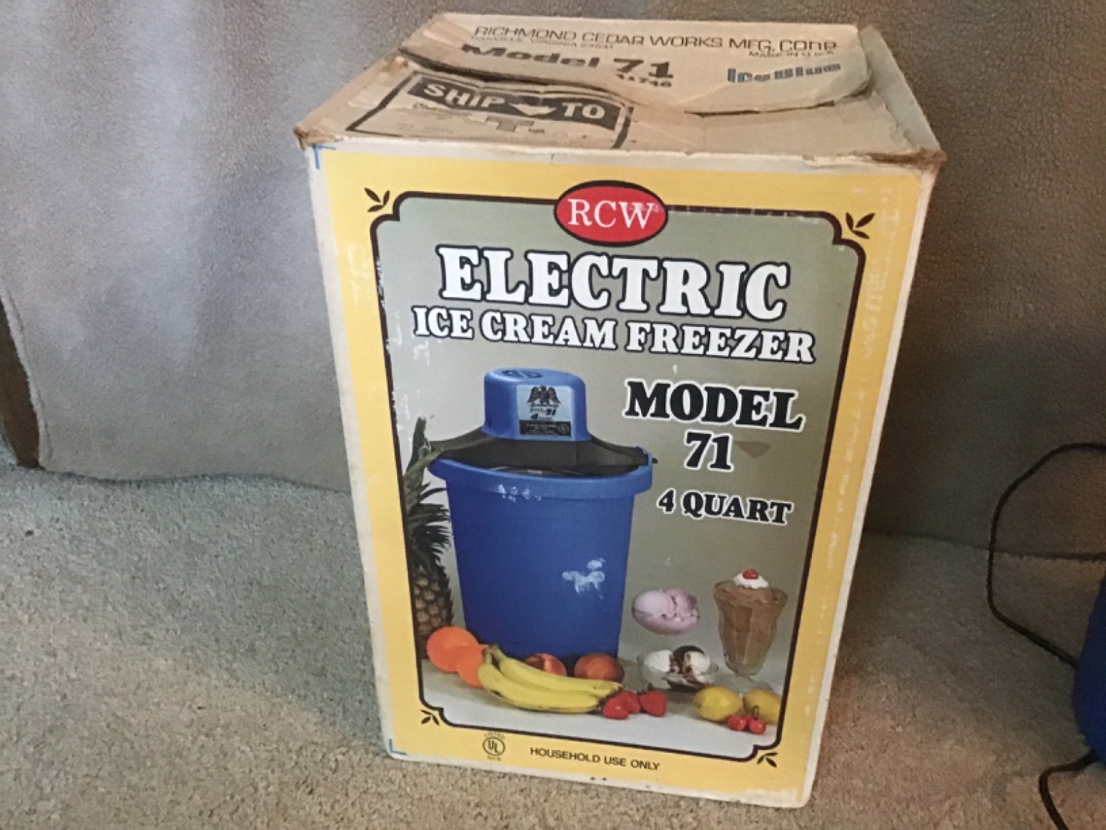 Vintage RCW 4 qt Electric Ice Cream Freezer Maker Model 71 Richmond Cedar Works