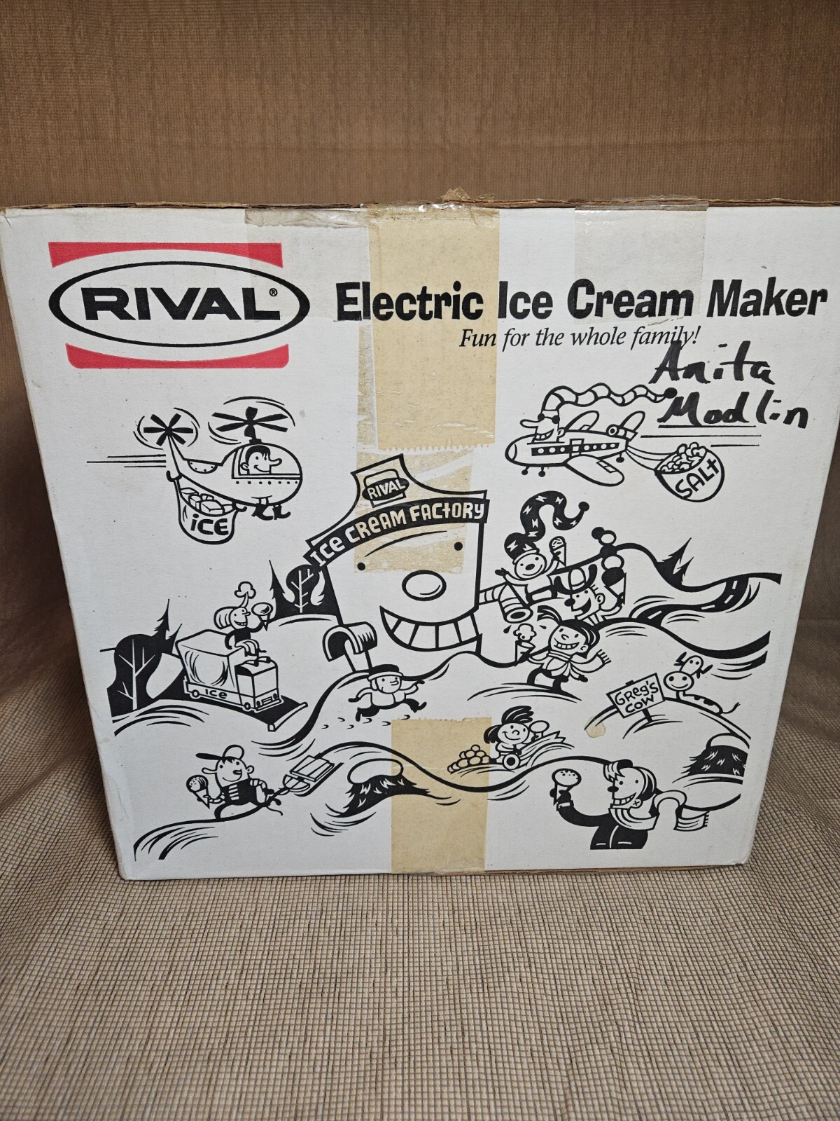 Rival Ice Cream & Yogurt Freezer Maker 8401M USA 4 Quart Electric Used 1 Time