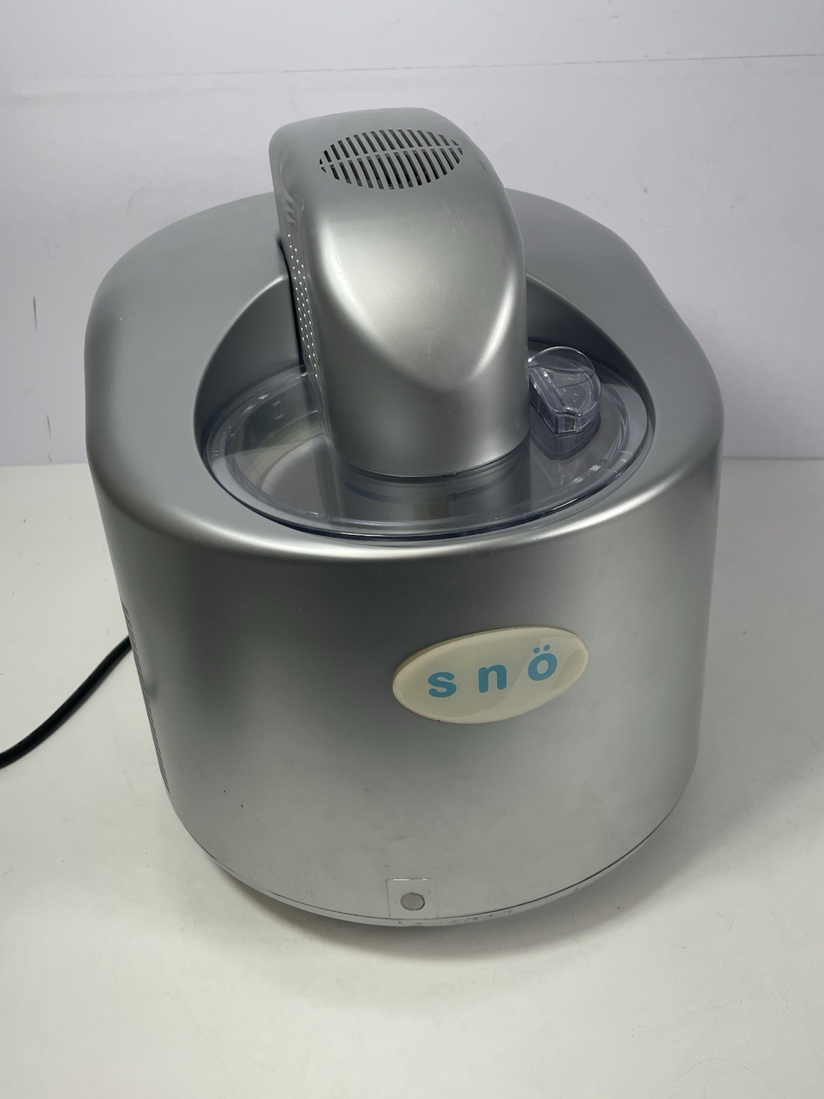 Snö Commercial Quality Ice Cream Maker Model IC- 2L Pre Owned Working Great