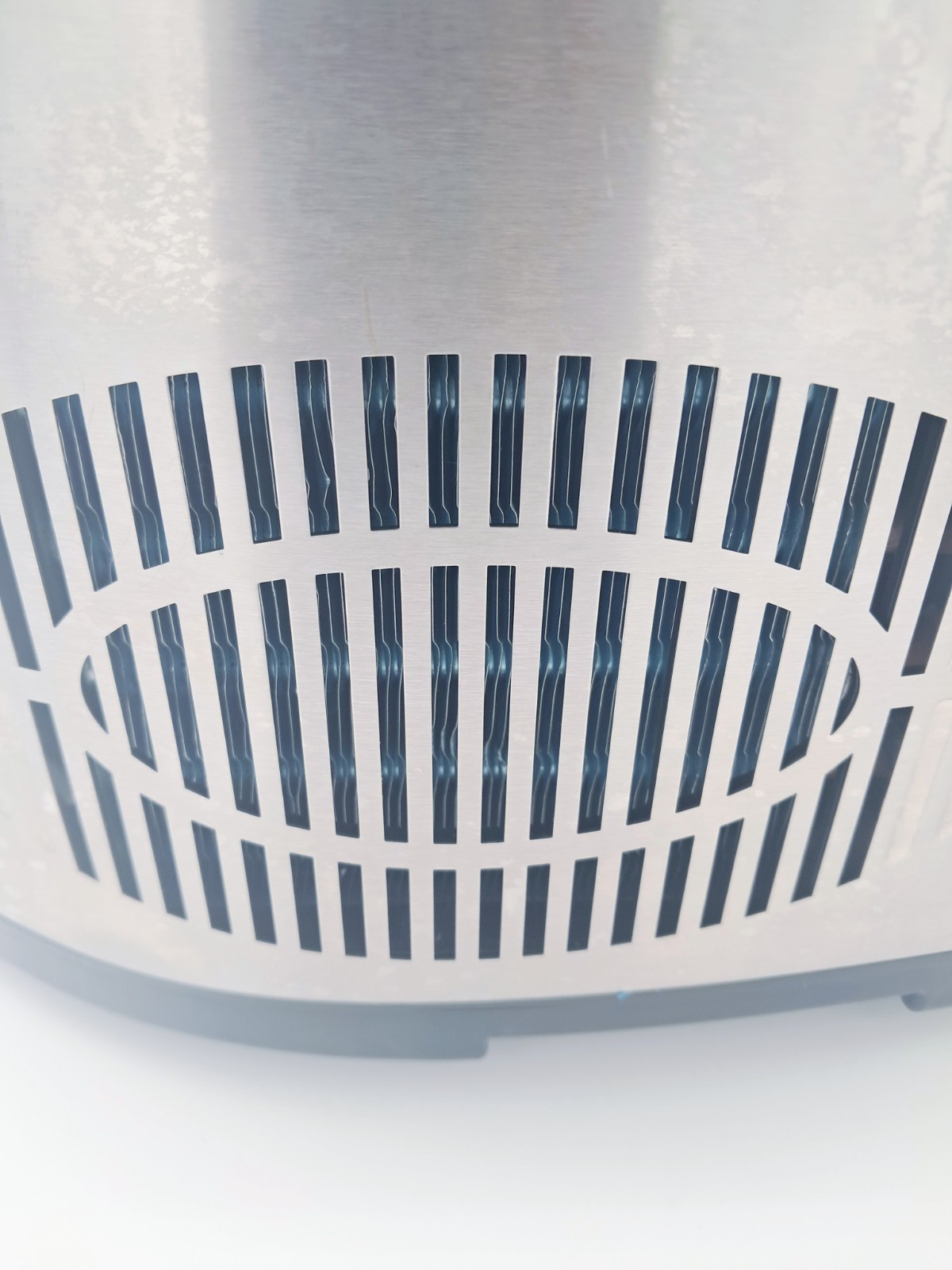 EdgeStar Compressor Ice Cream Maker Machine Self-Freezing 2 Qt ICM301SS
