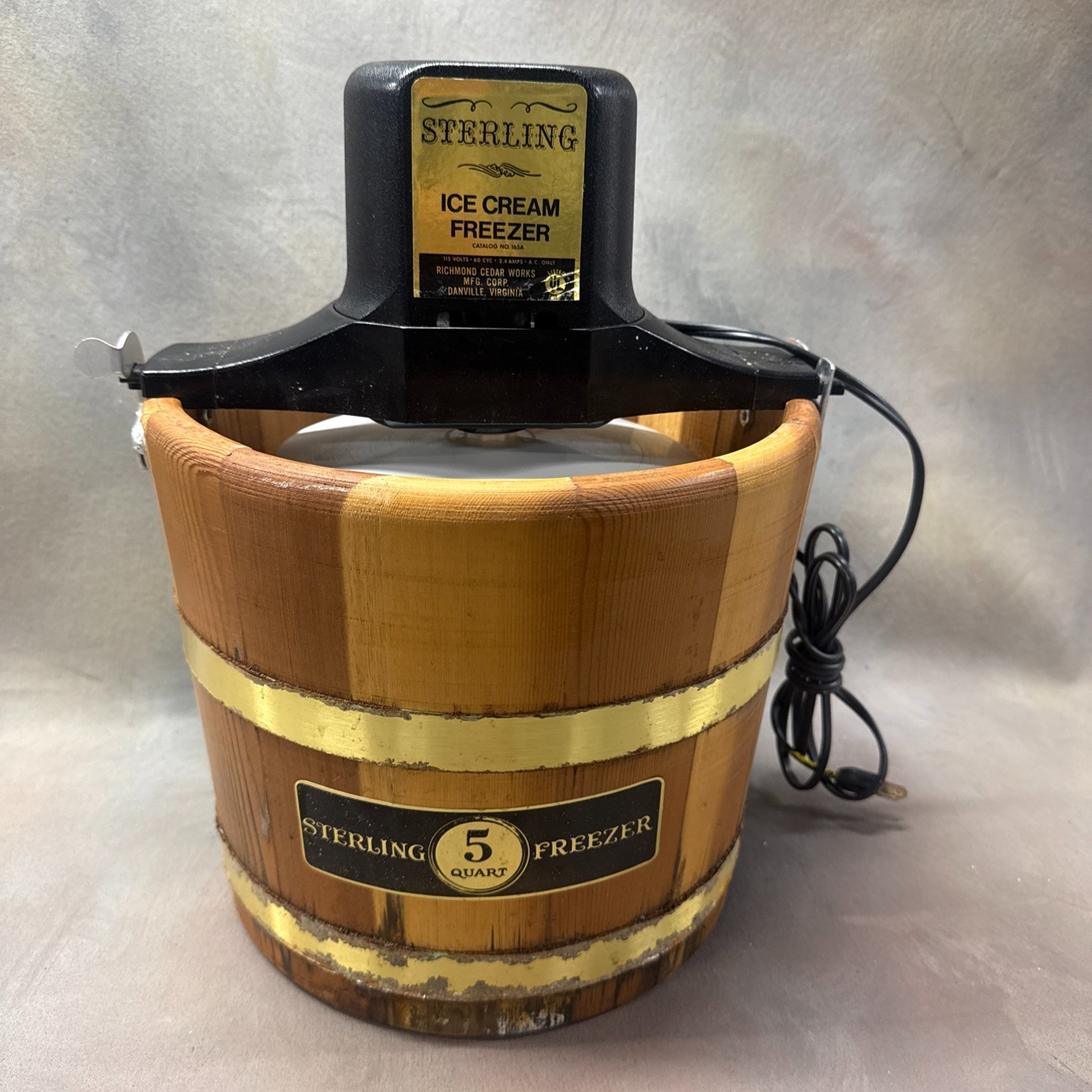 RCW Sterling Model 165A 5 Qt. Ice Cream Freezer Wood Bucket