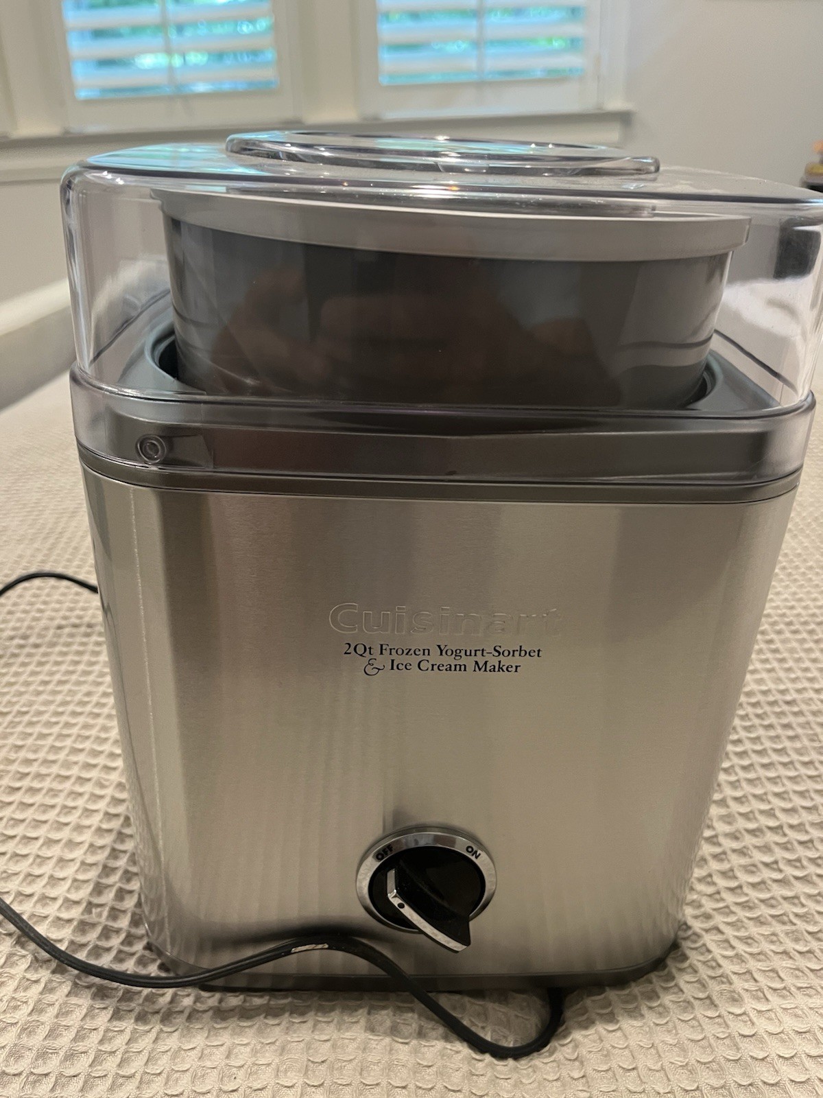 Cuisinart 2Qt Frozen Yogurt-Sorbet & Ice Cream Maker Model: ICE-30Bc Silver