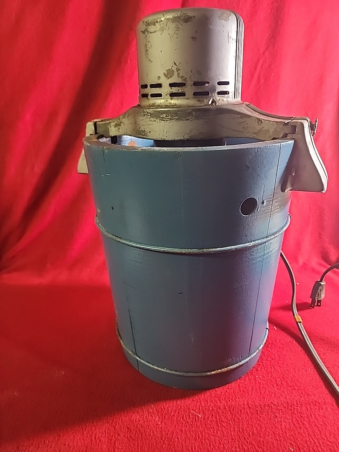Sears And Roebuck Maid Of Honor Electric Freezer Ice Cream Maker. Works Well.