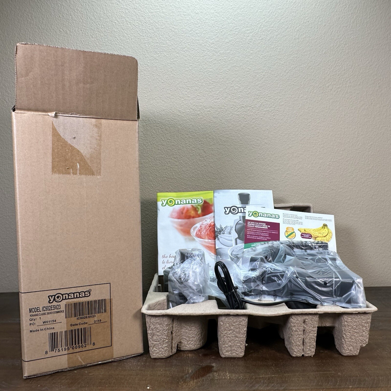 NIB Yonanas Classic Silver Fruit Soft Serve Healthy Dessert Maker IC902ESV23 New