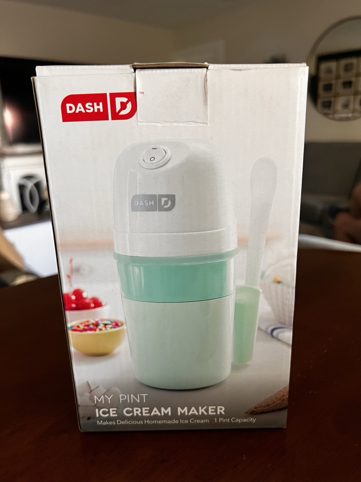 Dash My Pint Ice Cream Maker Aqua & White New!