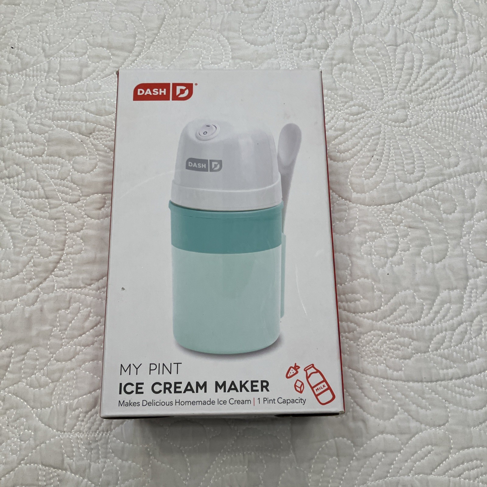 DASH My Pint Ice Cream Maker in Aqua