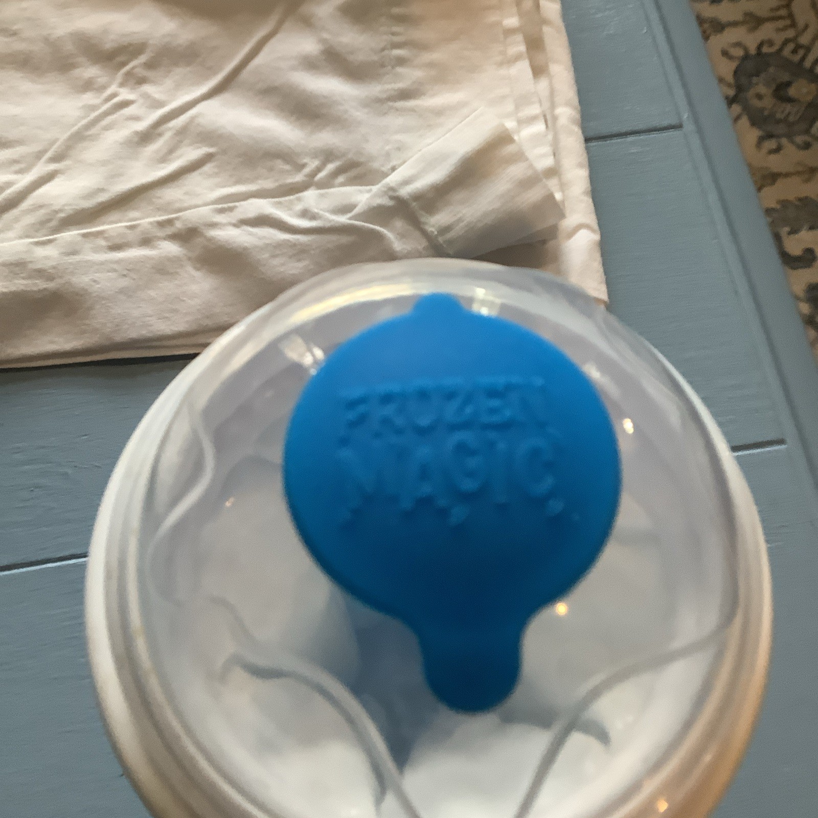 DIY FREEZE CUP FOR ICEY SLUSHY SMOOTHIE FROZEN MAGIC