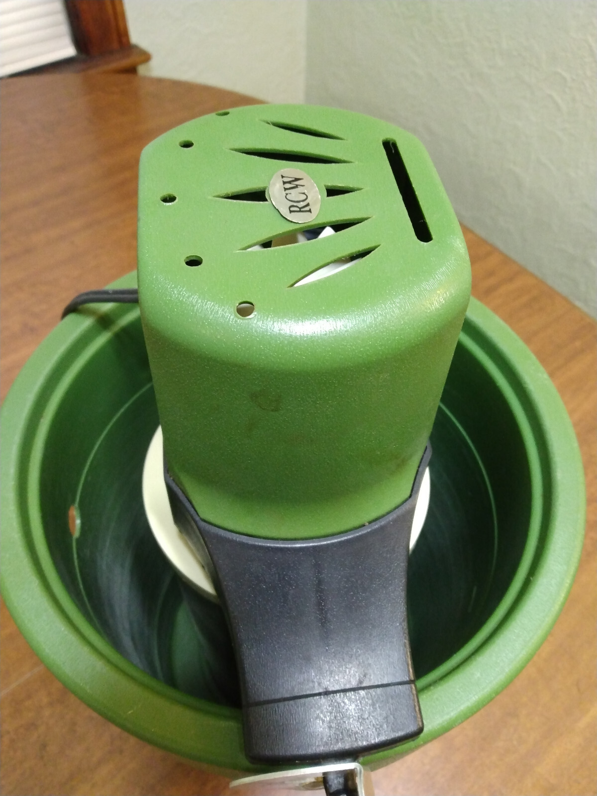 Richmond Cedar Ice Cream Maker Freezer Electric 4 quart Model 71 Working