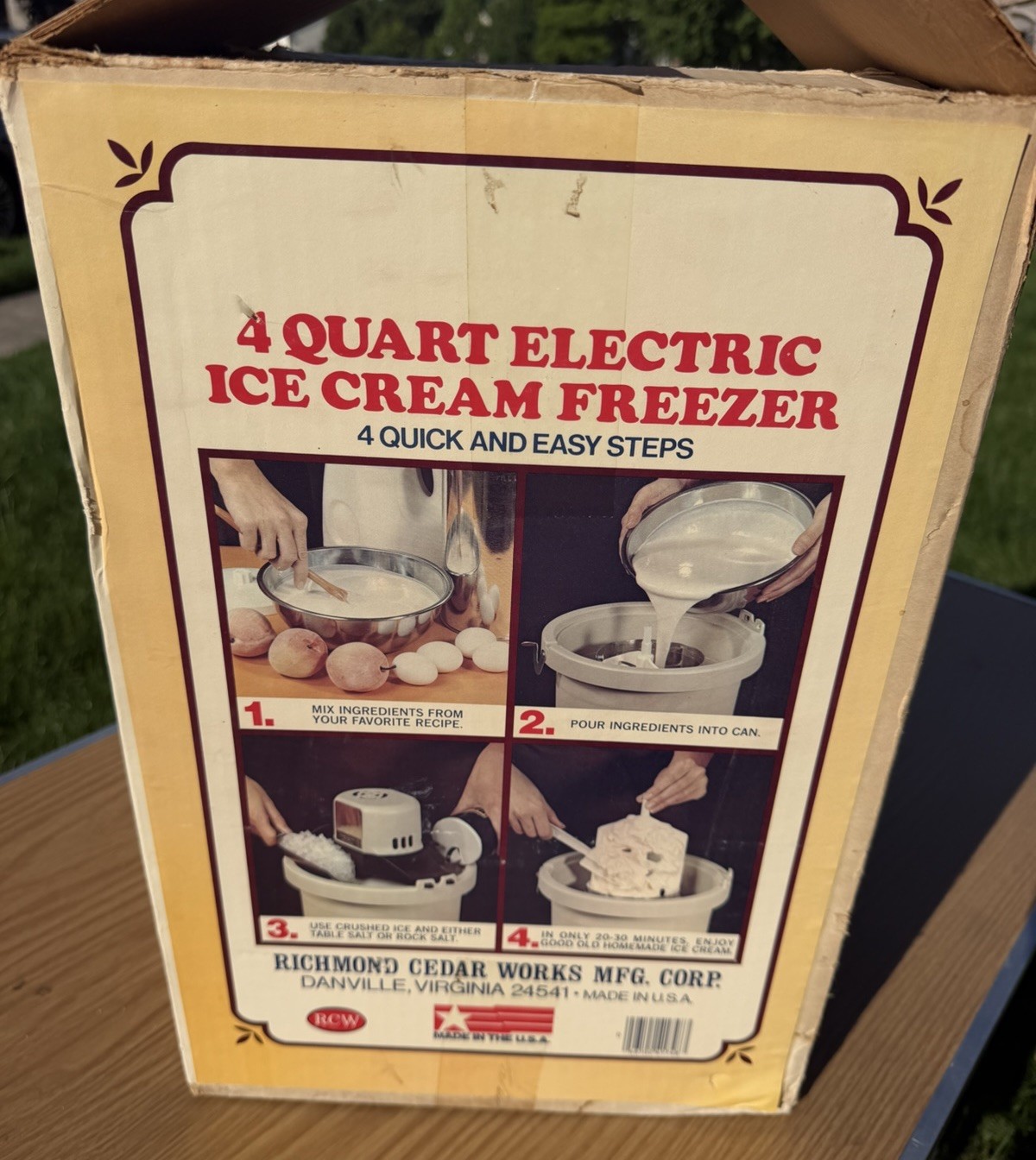 Vintage Richmond Cedar Works RCW Model 71 Ice Cream Maker 4 Quart RCW Box