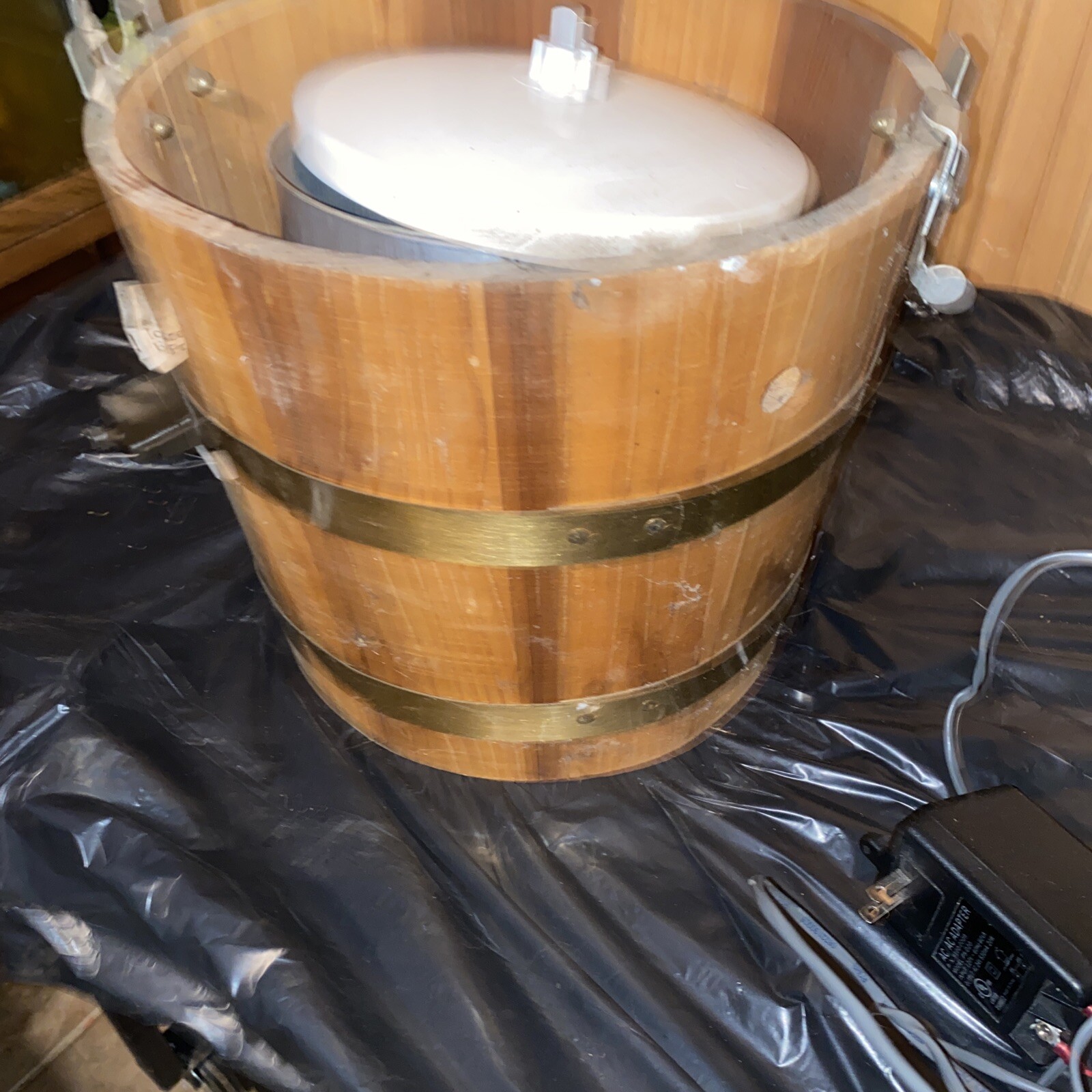 RIVAL ICE CREAM MAKER SELECT 8550 X 5 QT 40 SERVINGS MACHINE WOOD BUCKET WORKS