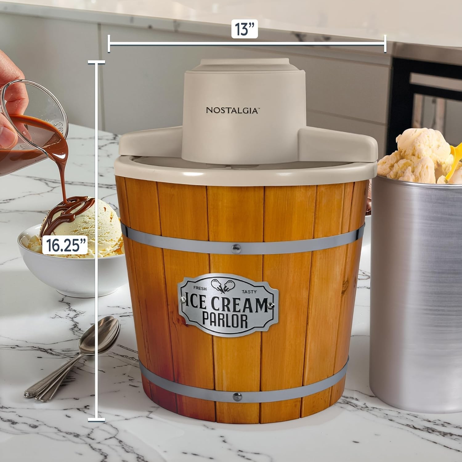 Old-Fashioned Electric Ice Cream Machine with 4 Qt Capacity – Light Wood Design