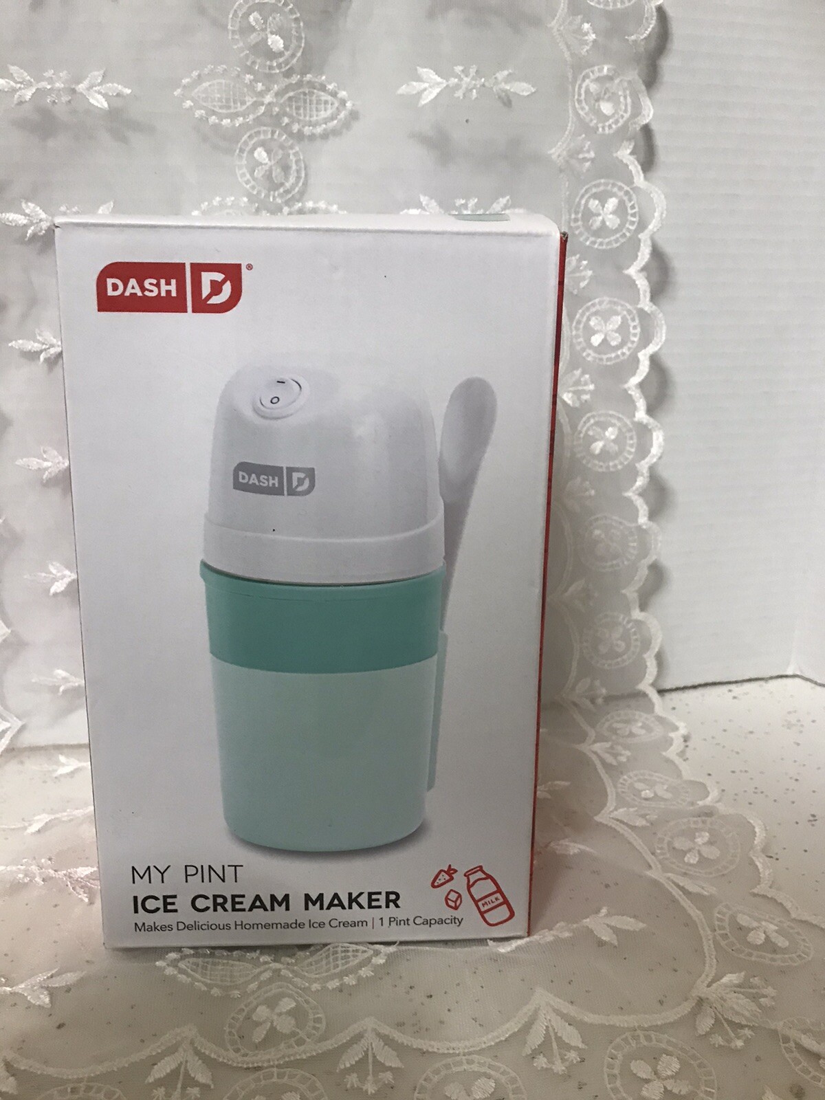 Dash My Pint Ice Cream Yogurt Sorbet Maker Aqua & White With Mixing Spoon New