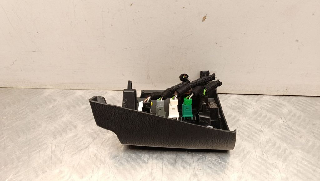 Citroen C4 III e-C4 2021 A set of switches 9831048280 kW GENUINE