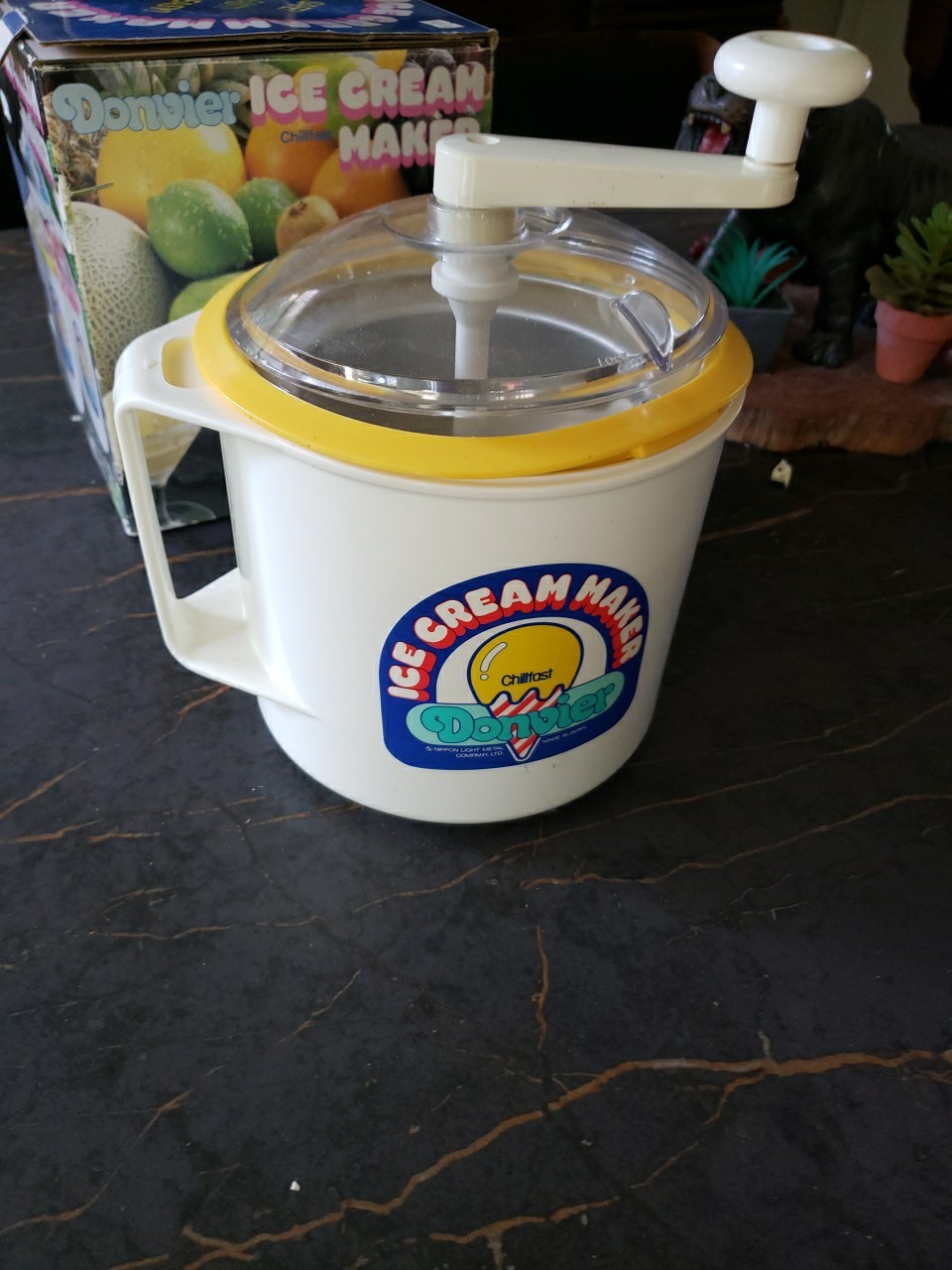 Donvier Premier Ice Cream Maker Frozen Dessert Yellow 2-Pint Hand Crank Vintage