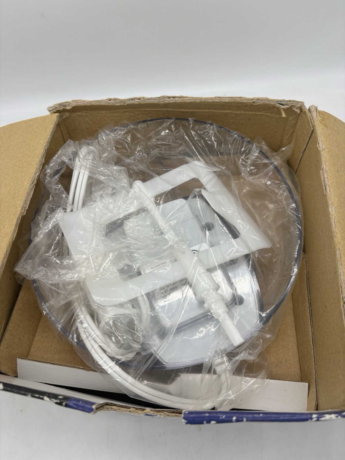 New CROFTON 1 QUART ICE CREAM YOGURT MAKER ITEM# 6139-12 MODEL GT-EM-02-US
