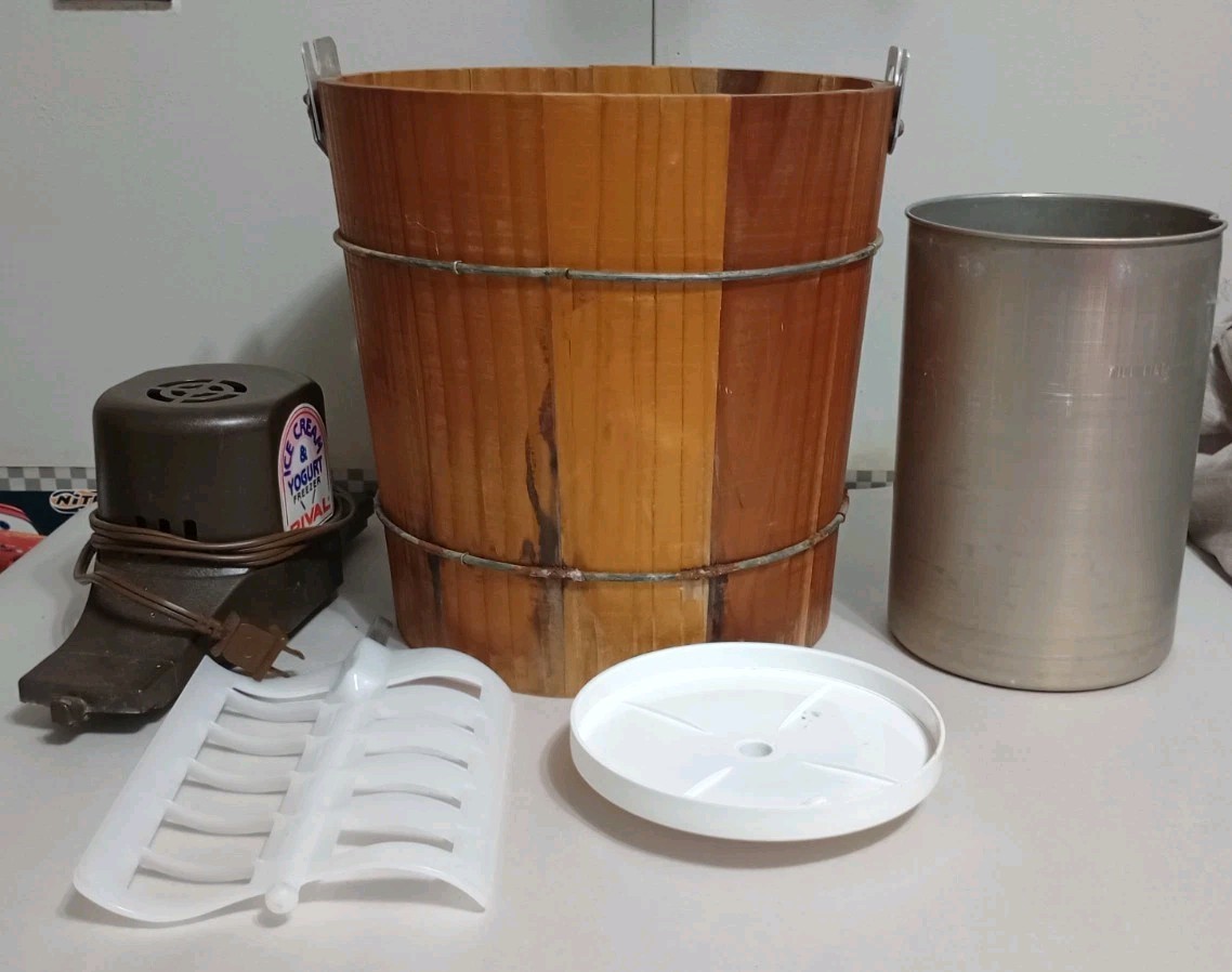 Rival 8550 Yogurt Ice Cream Freezer 5 Qt Electric Wood Bucket USA