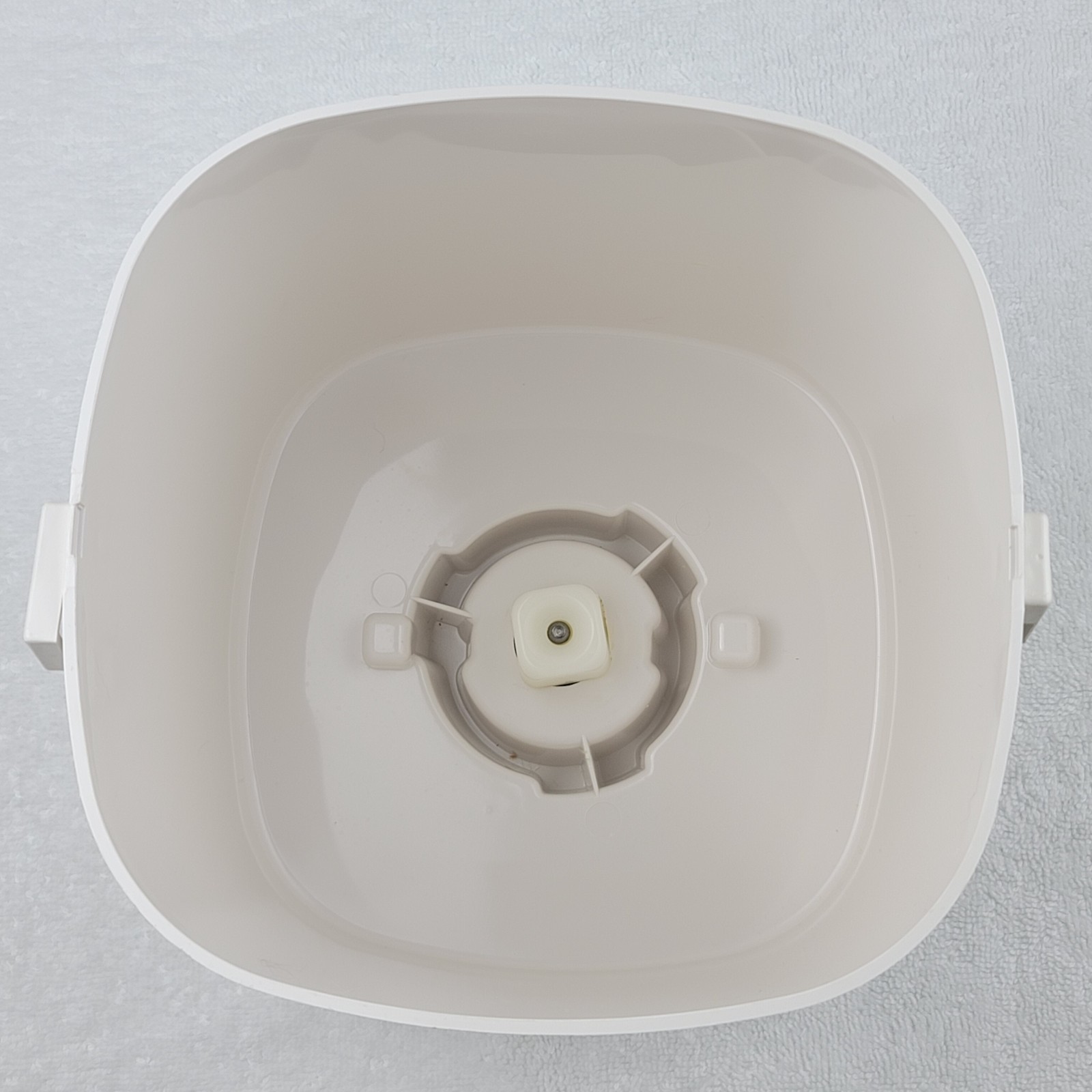 Oster Quick Freeze 768-08 Ice Cream Maker Outer Bucket Housing Replacement