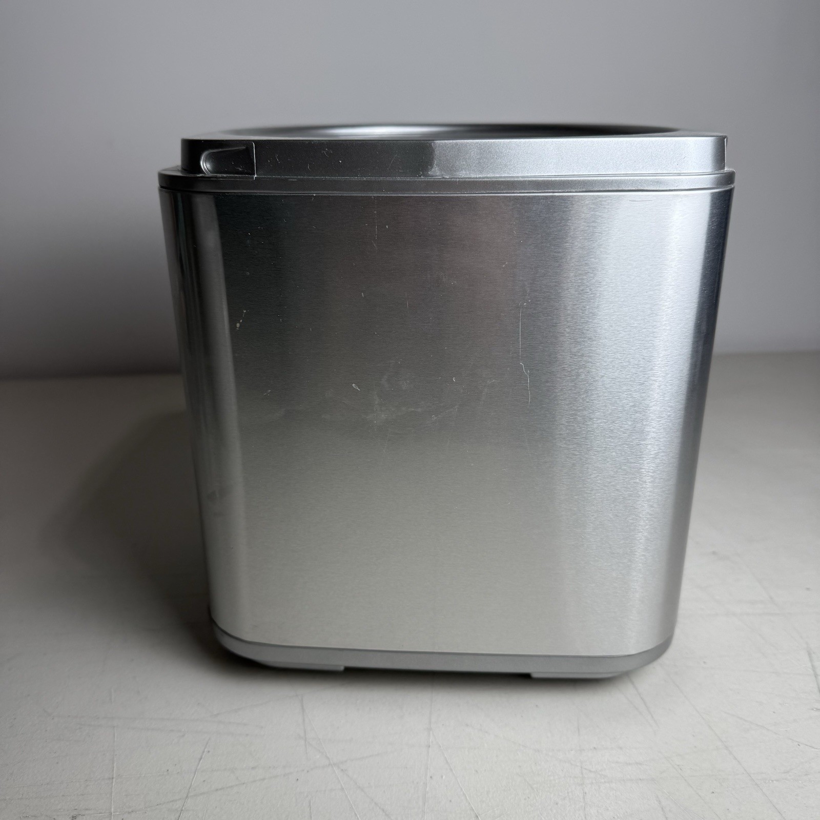 Cuisinart 2 Quart Frozen Yogurt Sorbet Ice Cream Maker ICE-30BC Motor Base Only